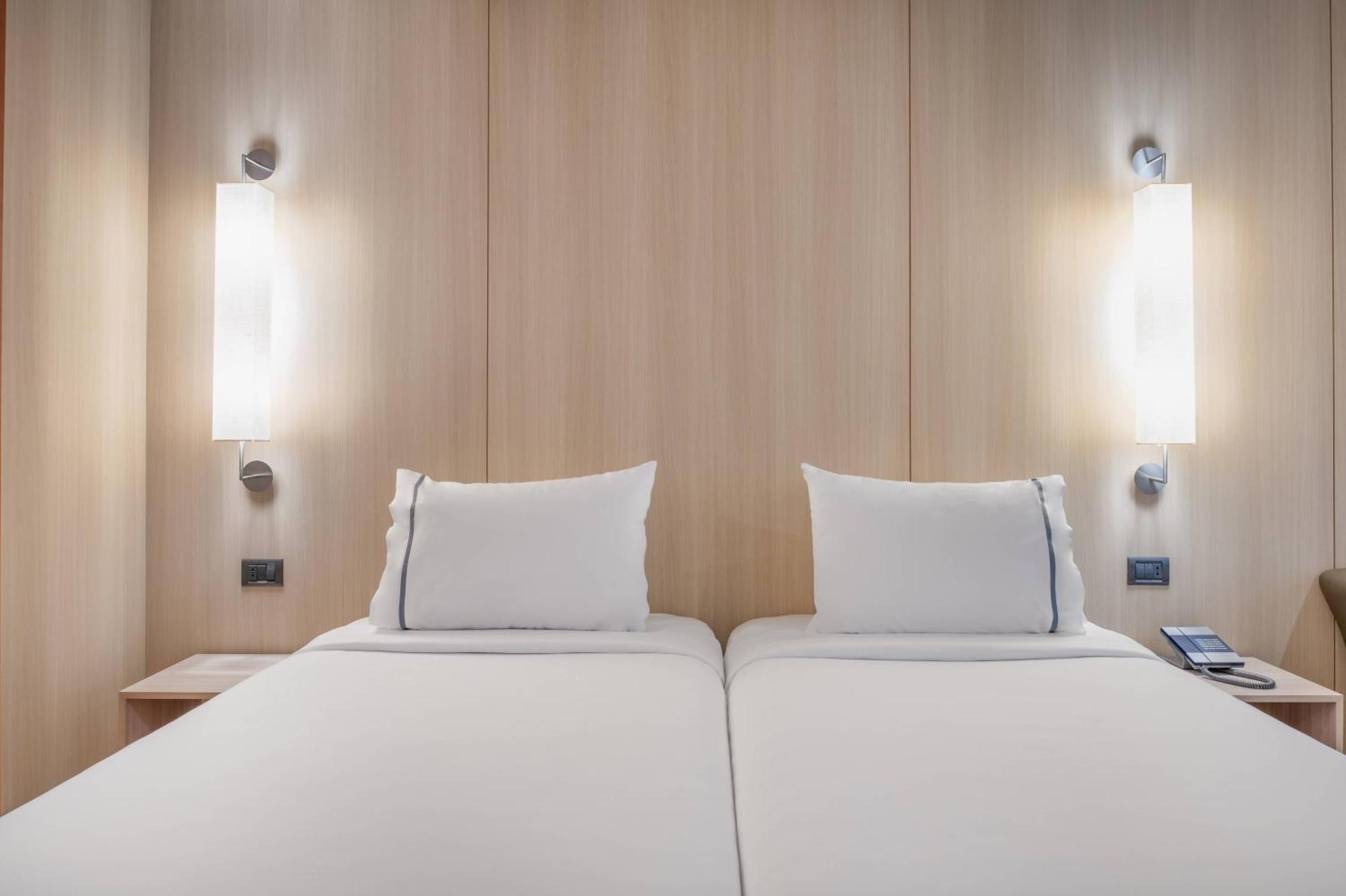 Ac Hotel Malaga Palacio By Marriott Ngoại thất bức ảnh