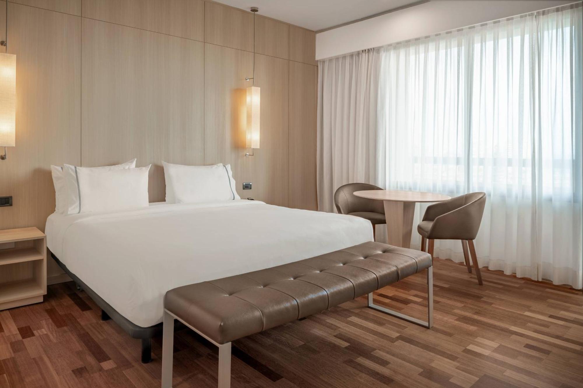 Ac Hotel Malaga Palacio By Marriott Ngoại thất bức ảnh