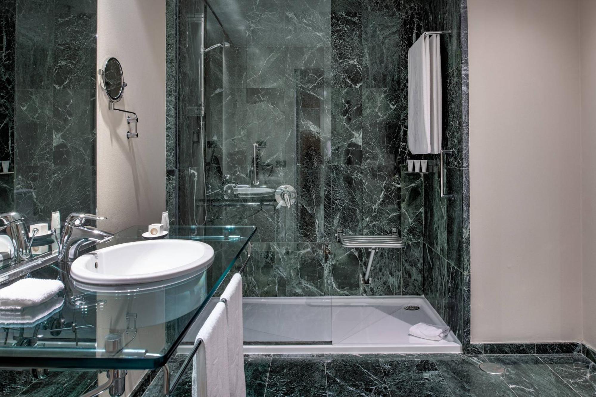 Ac Hotel Malaga Palacio By Marriott Ngoại thất bức ảnh