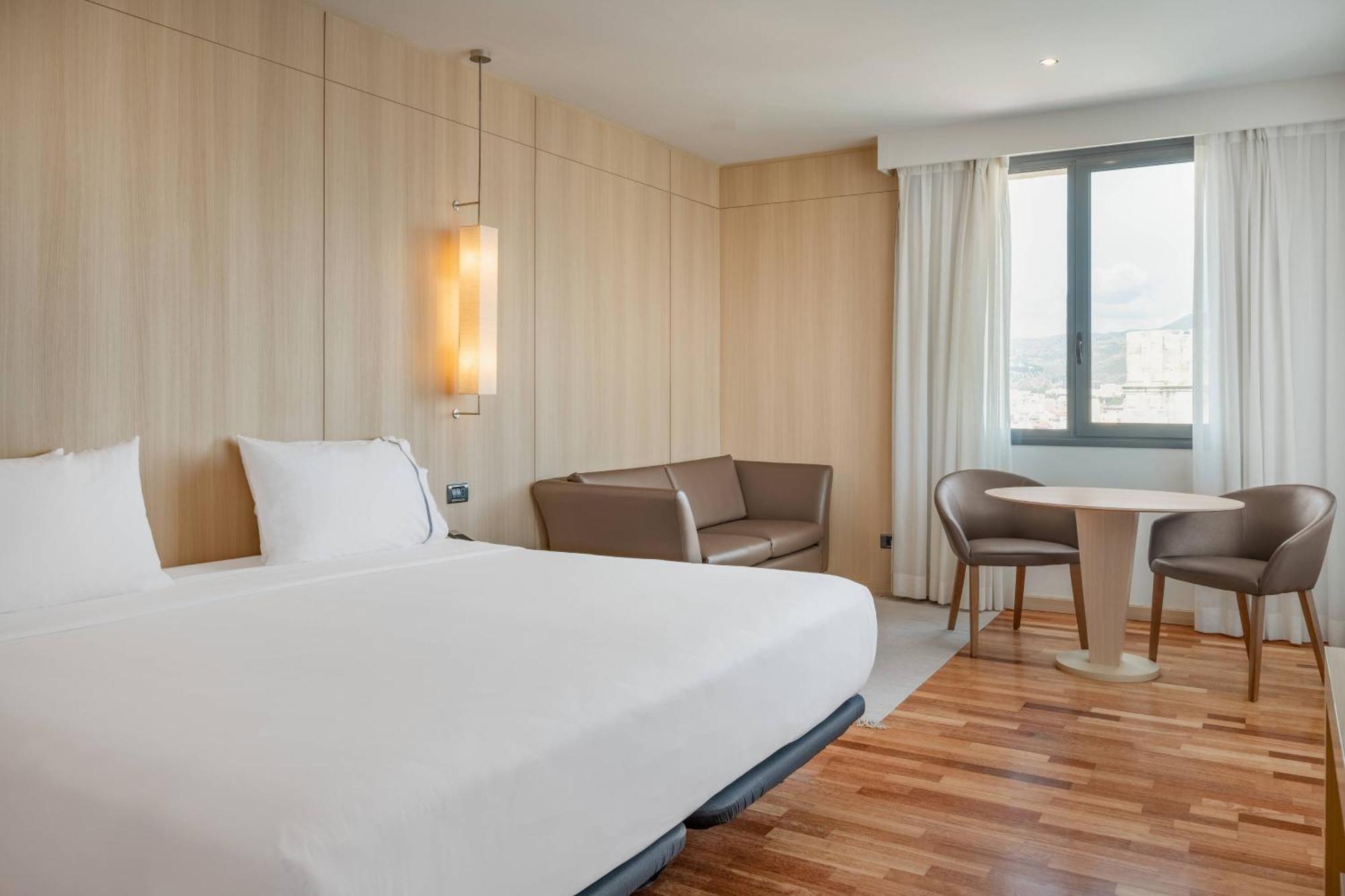 Ac Hotel Malaga Palacio By Marriott Ngoại thất bức ảnh