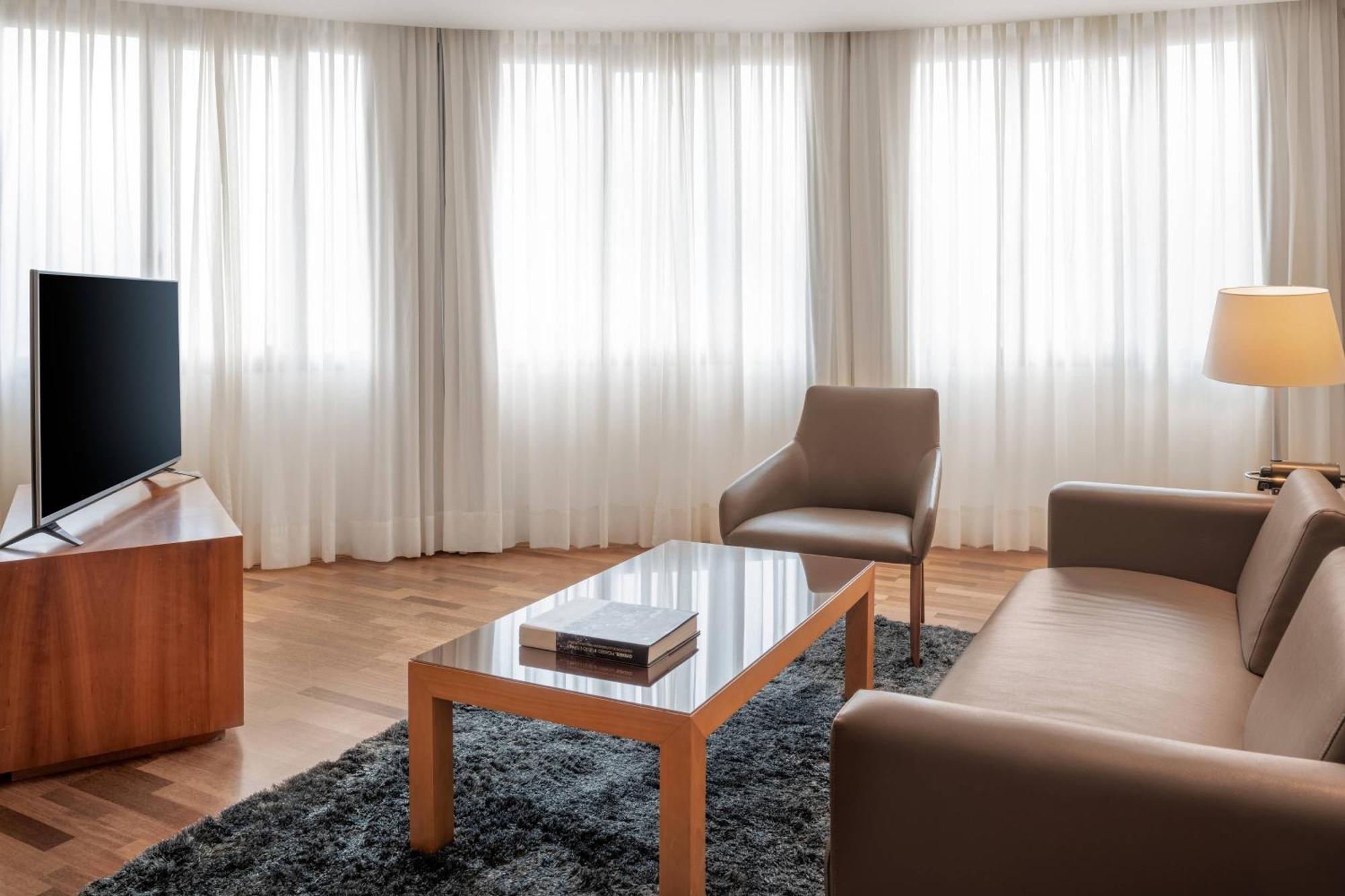Ac Hotel Malaga Palacio By Marriott Ngoại thất bức ảnh