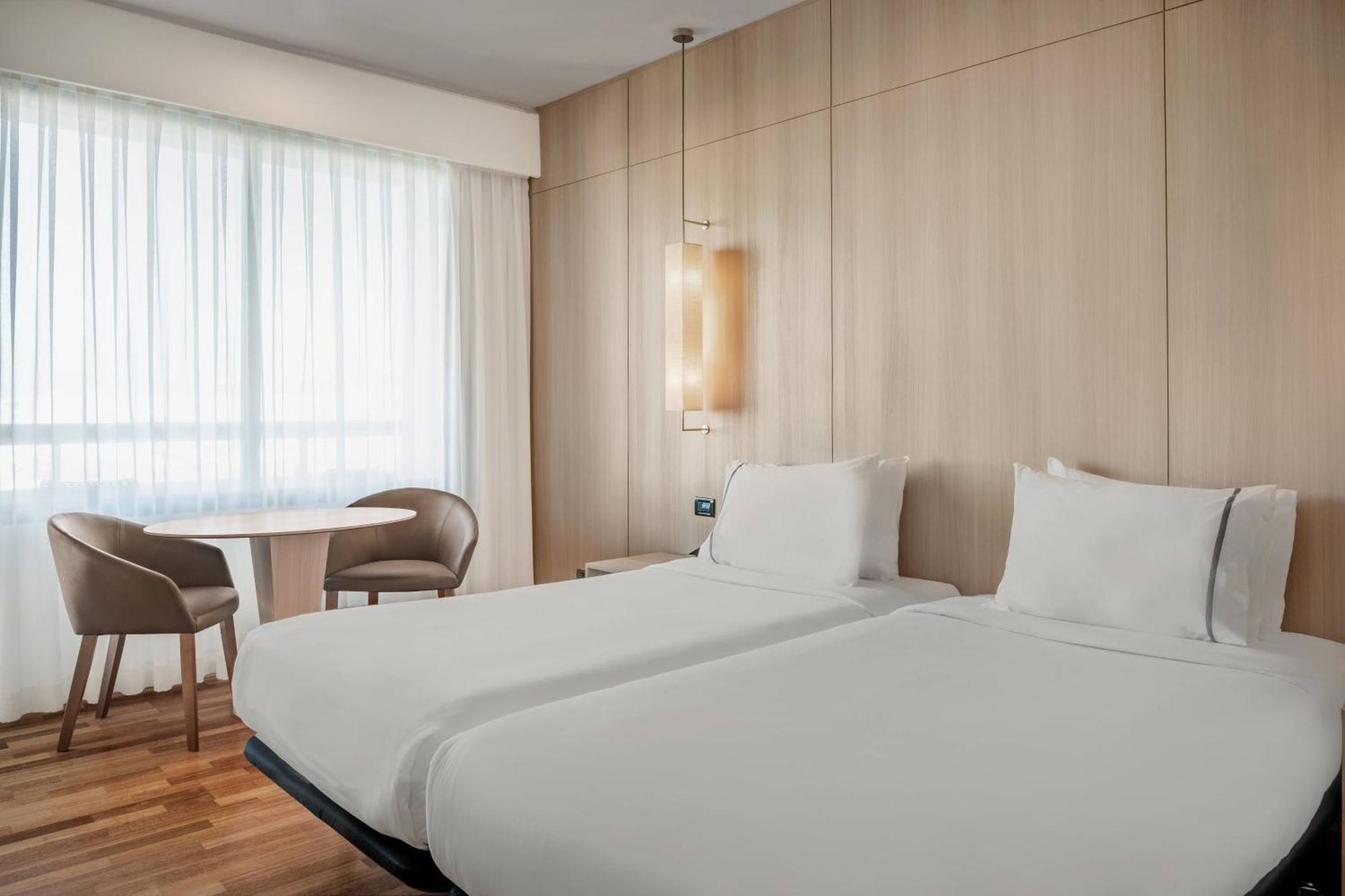 Ac Hotel Malaga Palacio By Marriott Ngoại thất bức ảnh