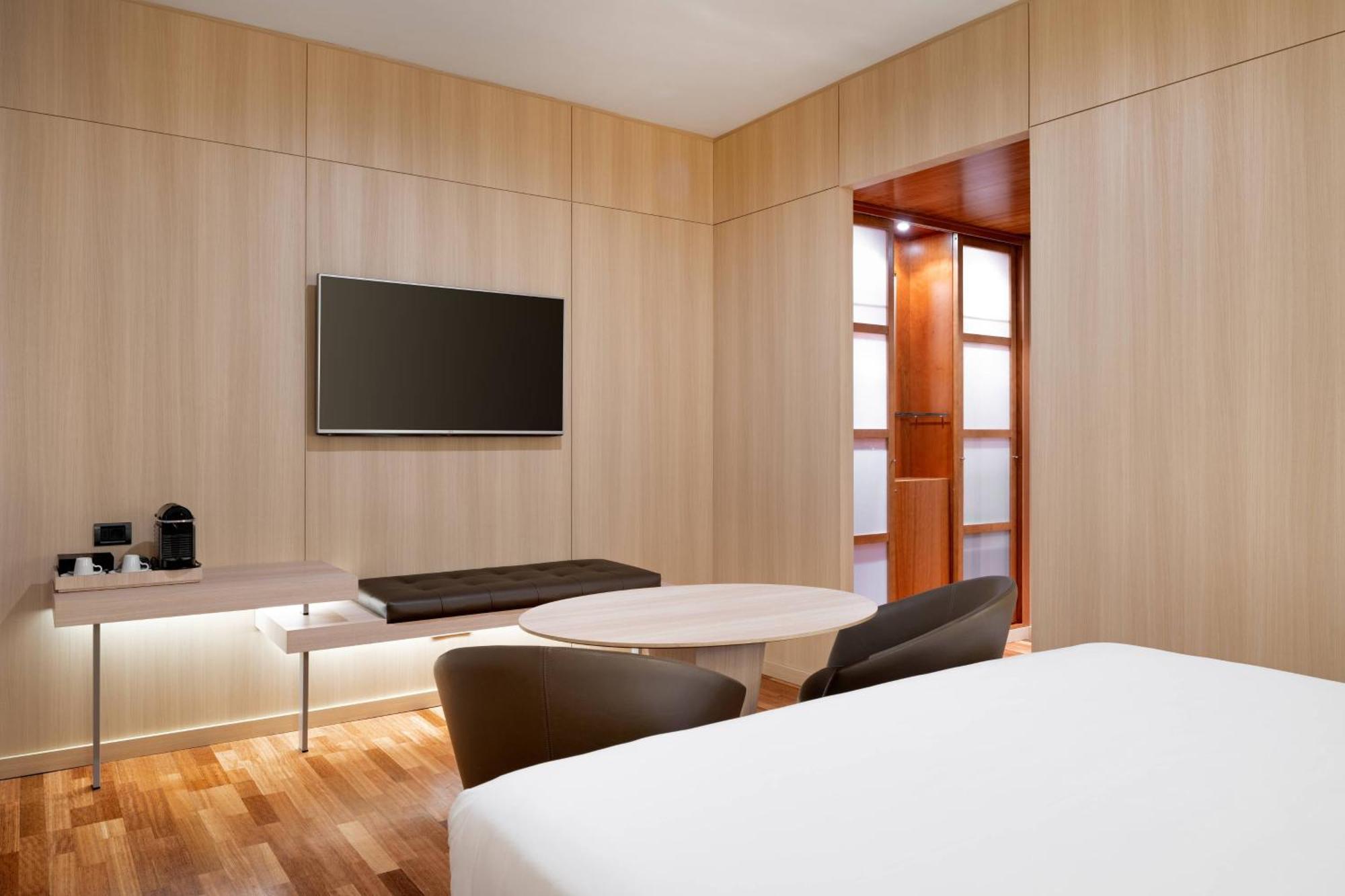 Ac Hotel Malaga Palacio By Marriott Ngoại thất bức ảnh