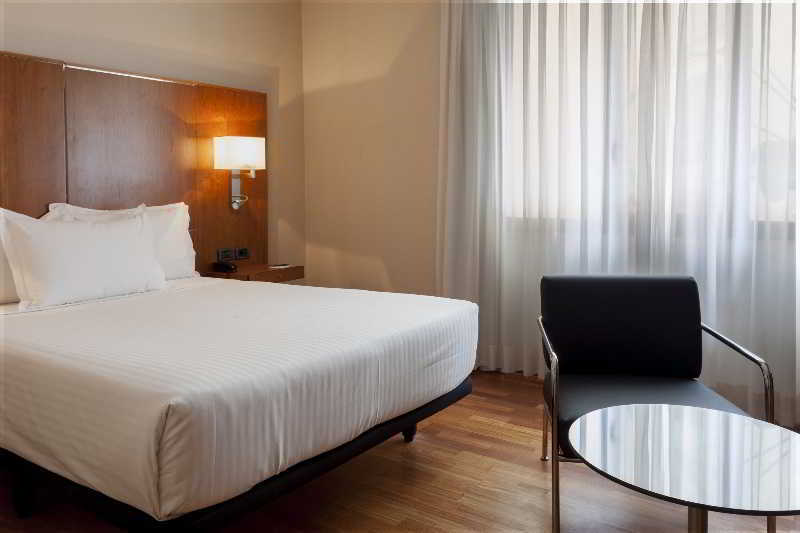 Ac Hotel Malaga Palacio By Marriott Ngoại thất bức ảnh